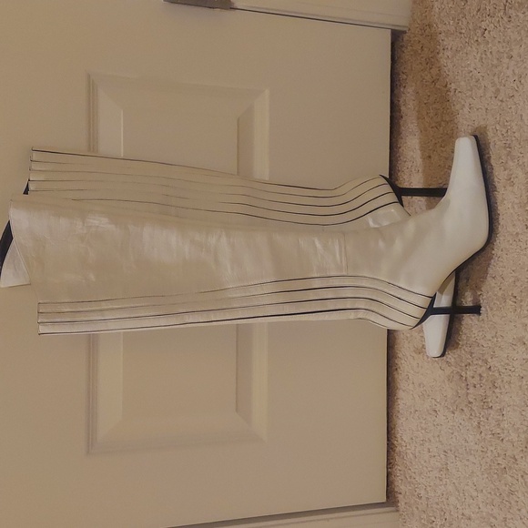 Knee Boots - Picture 4 of 4